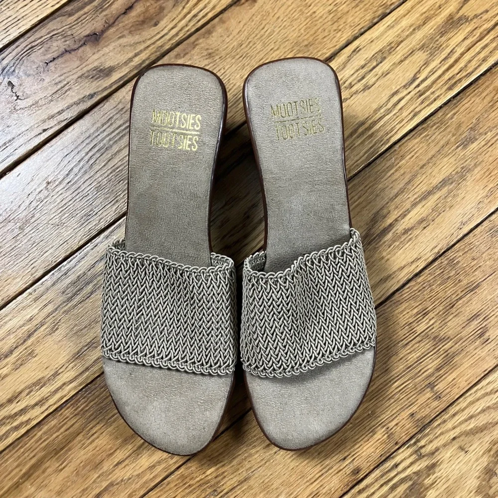 Y2K MOOTSIES TOOTSIES Wedge Sandals Women's 7 1/2 M Tan‎ Woven Strap Comfort